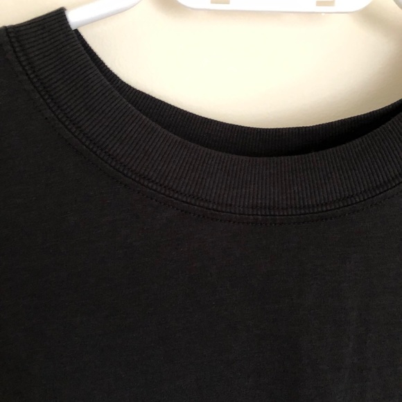 SOLD-Lululemon workout top - Picture 2 of 3